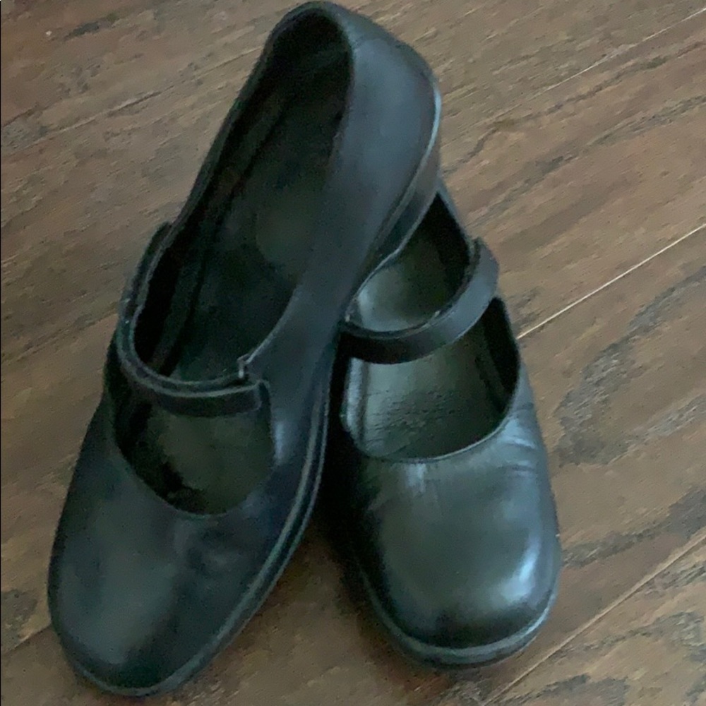 Dansko Maryjanes